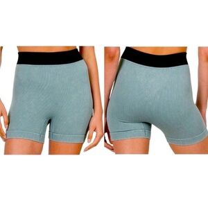 Zenana blue gray washed ribbed shorts size small/medium